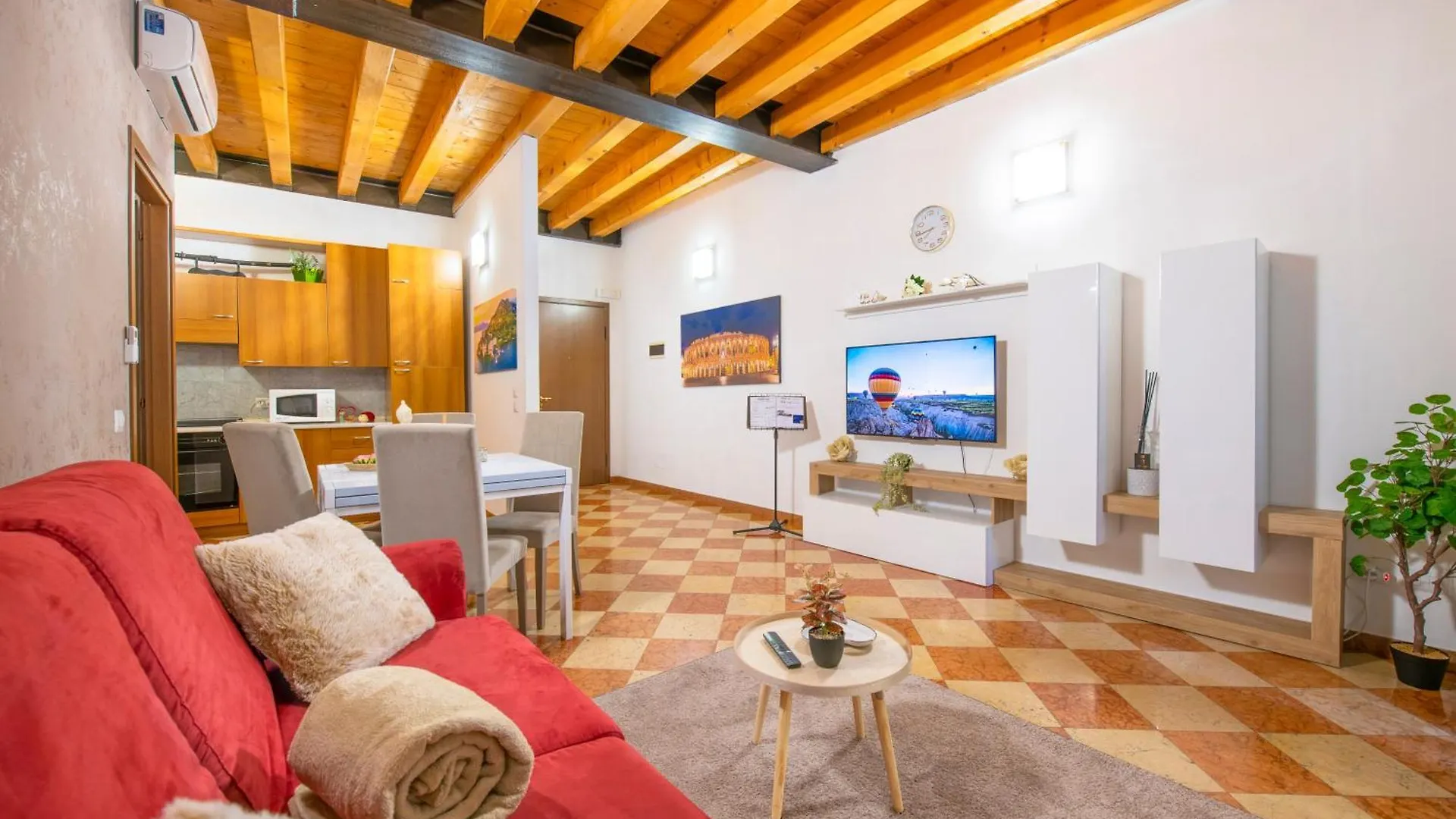 Arena Suite Mazzini Βερόνα 0*,  Ιταλία