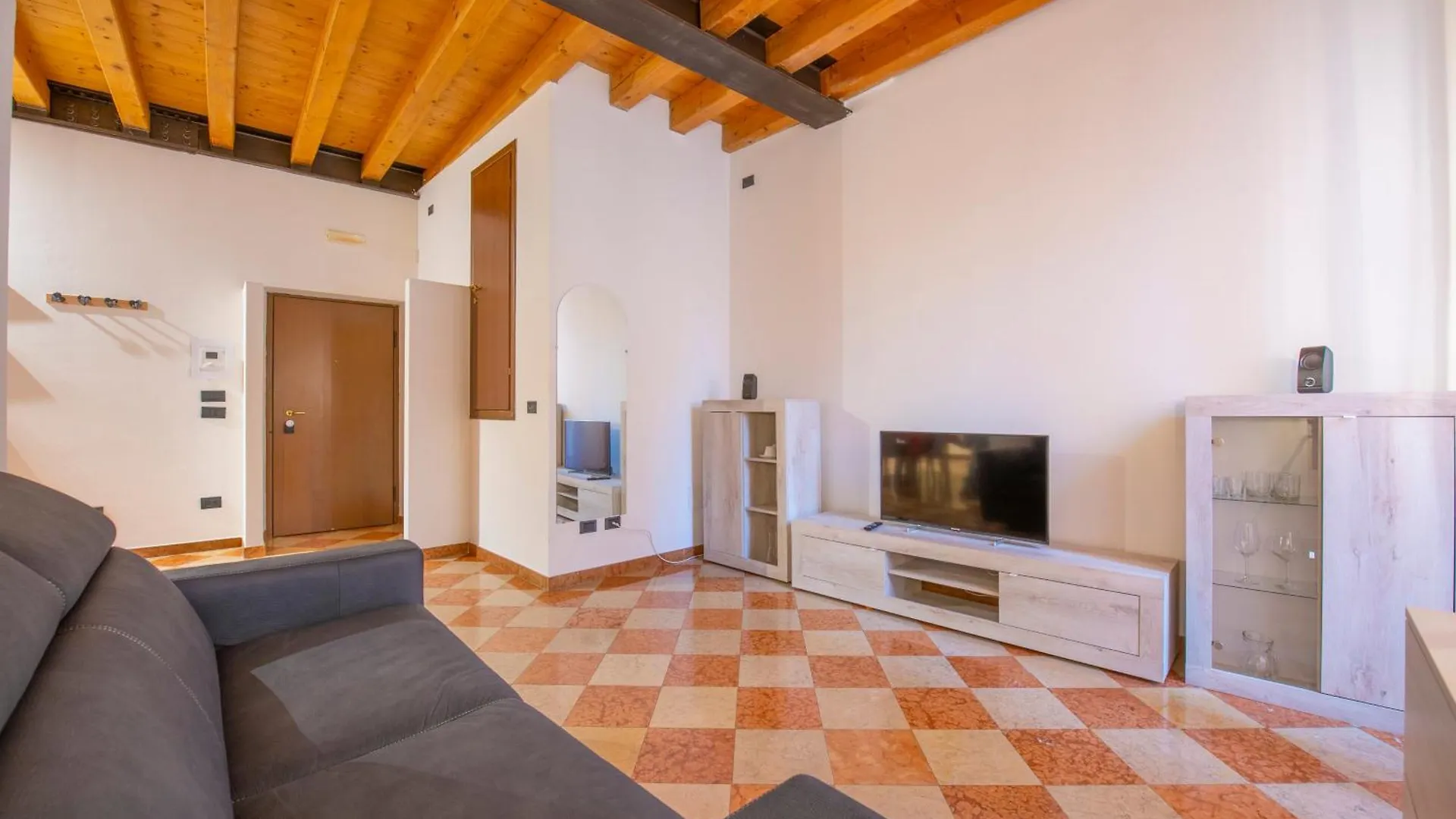 Arena Suite Mazzini Βερόνα 0*,  Ιταλία