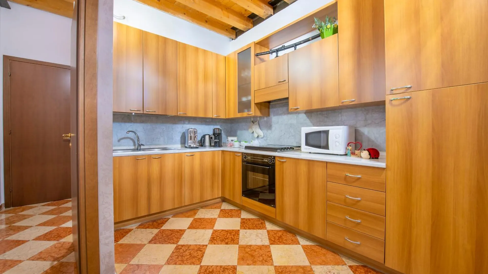 Arena Suite Mazzini Βερόνα 0*,