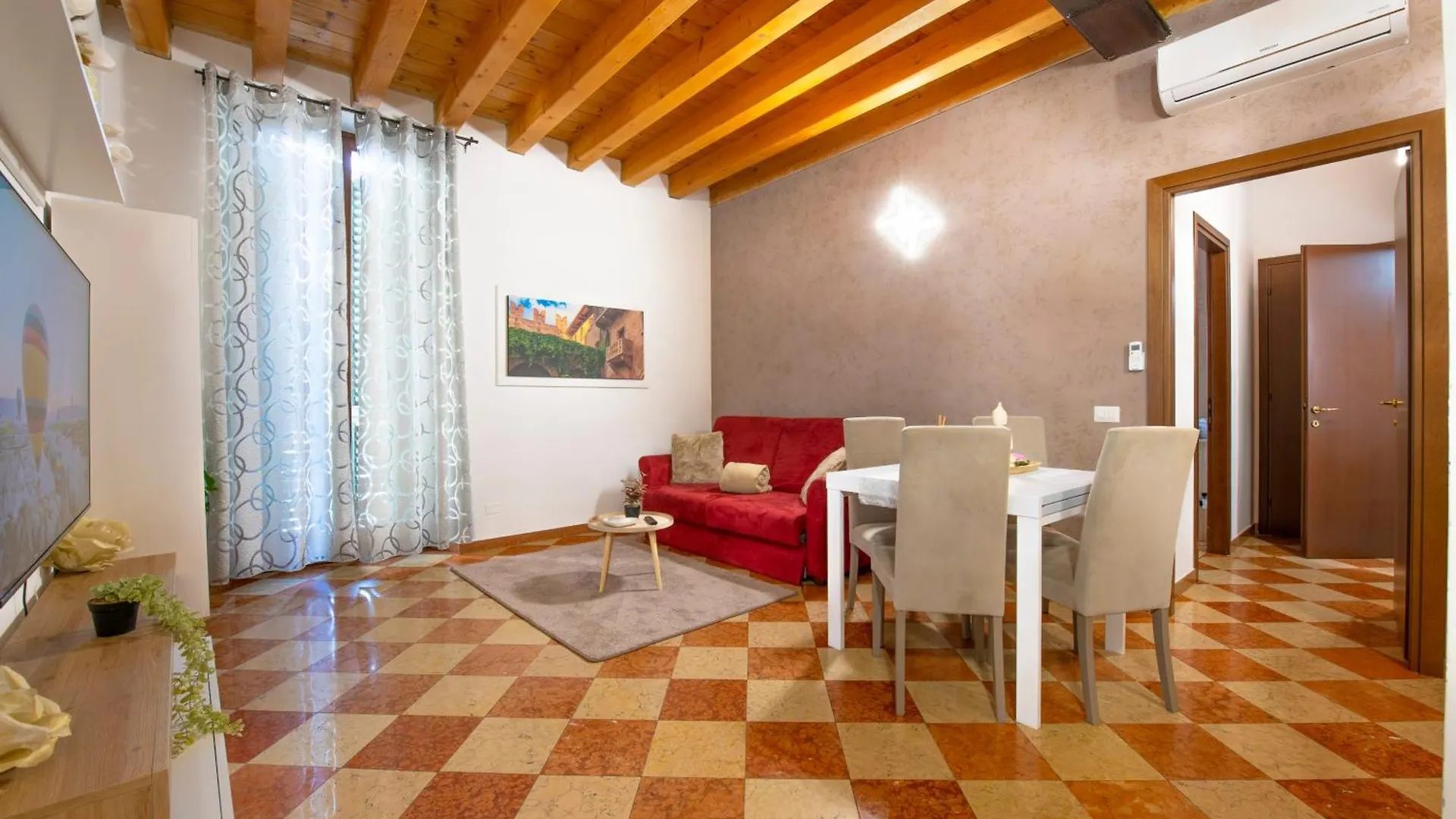 Arena Suite Mazzini Βερόνα 0*,  Ιταλία